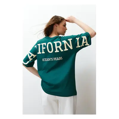 Trendyol Emerald Green 100% Cotton Back Motto Printed Oversize/Creature Knitted T-Shirt