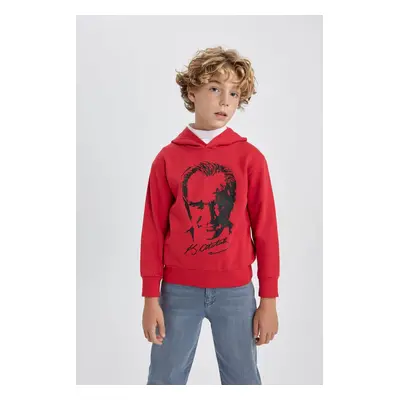 DEFACTO Boy&#39;s Atatürk Printed Red Hooded Sweatshirt