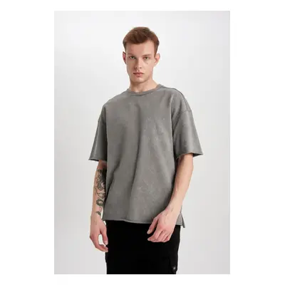 DEFACTO Comfort Regular Fit Relaxed Pattern Crew Neck Washed Faded Effect Short Sleeve T-Shirt