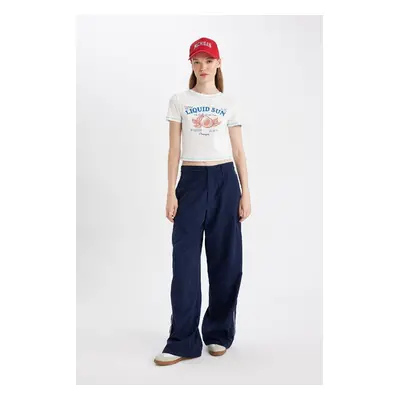 DEFACTO Cool Wide Leg Wide Leg Normal Waist Trousers with Pockets and Stripe Detail