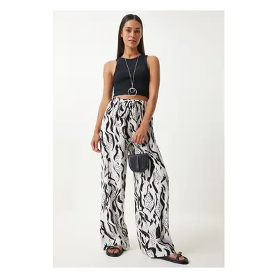 Happiness İstanbul Women's Vivid White Black Patterned Loose Viscose Palazzo Trousers