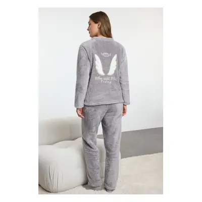 Trendyol Gray Back Embroidery Detailed Wellsoft Winter Knitted Pajamas Set