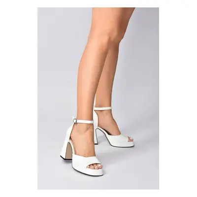 Fox Shoes Women's White Thick Platform Heeled Shoes