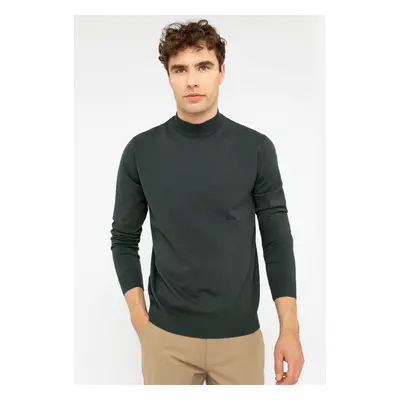 Volcano Man's Sweater S-Baz