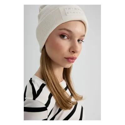 DEFACTO Women's Interchangeable Text Detailed Knitted Beanie