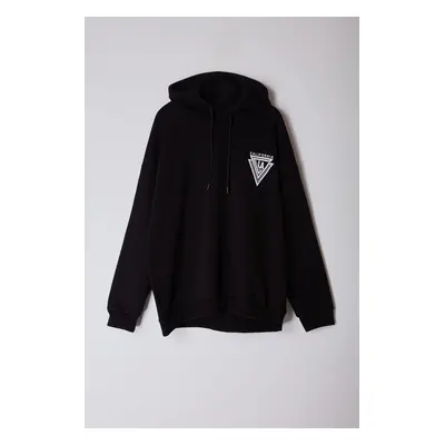 Trendyol Black Plus Size Hooded Oversize/Wide Cut Fleece Inside Fluffy Printed Sweatshirt