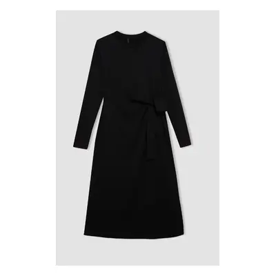 DEFACTO Crew Neck Basic Plain Waist Tie Crepe Long Sleeve Maxi Black Dress