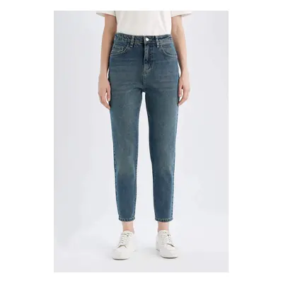 DEFACTO Lina Mom Fit High Waist Relaxed Fit Light Skinny Leg Ankle Length Jean Washed Trousers