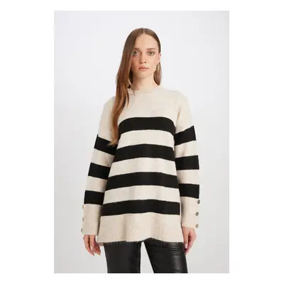 DEFACTO Regular Fit Crew Neck Buttoned Striped Knitwear Sweater Tunic