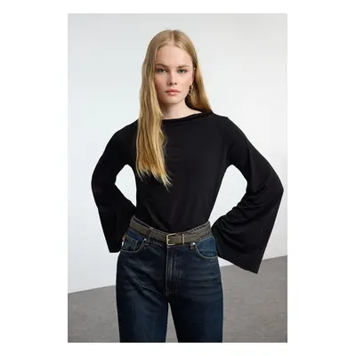 Trendyol Black Relaxed/Comfortable Fit Spanish Sleeve Stretchy Knitted Blouse