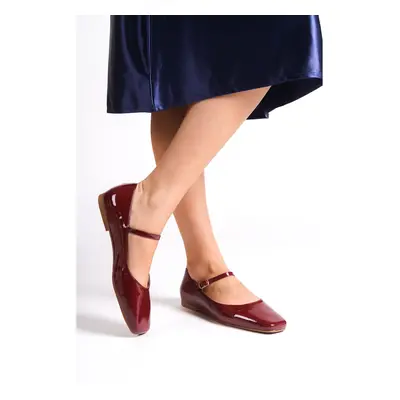 Capone Outfitters Blunt Toe Banded Marj Jane Patent Leather Burgundy Women's Flats