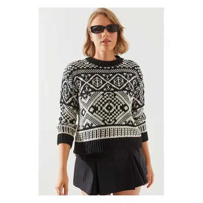 Bianco Lucci Women's Jacquard Sweater