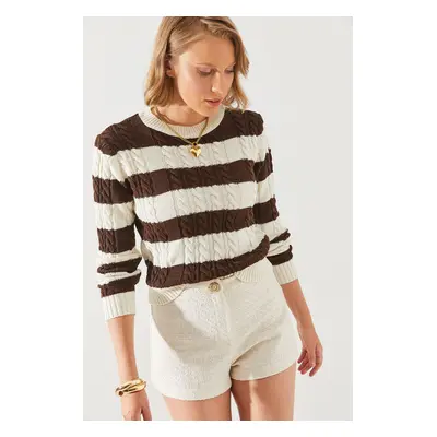 Bianco Lucci Women's Striped Crew Neck Sweater