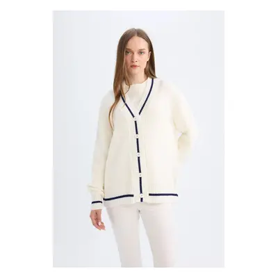 DEFACTO Regular Fit V Neck Basic Plain Buttoned Knitwear Cardigan