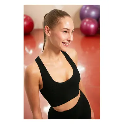 Trendyol Black Seamless/Seamless Light Support/Shaping Knitted Sports Bra