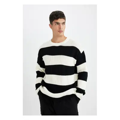 DEFACTO Relax Fit Crew Neck Striped Textured Knitwear Sweater