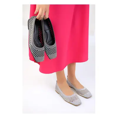 Soho Gray Women's Flats