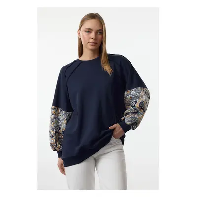 Trendyol Navy Blue Oversize Sleeve Detailed Thread Knitted Tunic