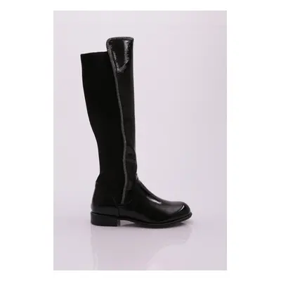 DGN 508-22k Women's Back Stretch Stripe With Side Stones Knee High Flats Boots.