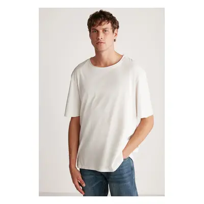 GRIMELANGE Davinson Men's Open Collar Oversize Fit 100% Cotton White T-shir