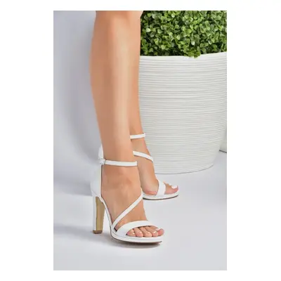 Fox Shoes White Women's Thick Heeled Shoes