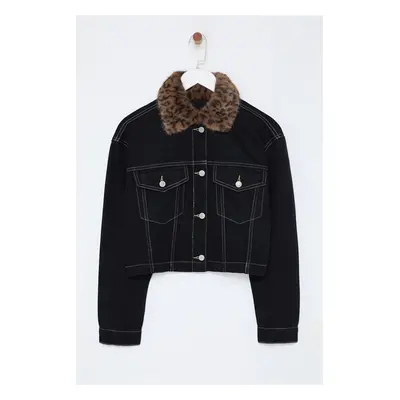 Trendyol Black Leopard Fur Collar Detailed Crop Denim Jacket