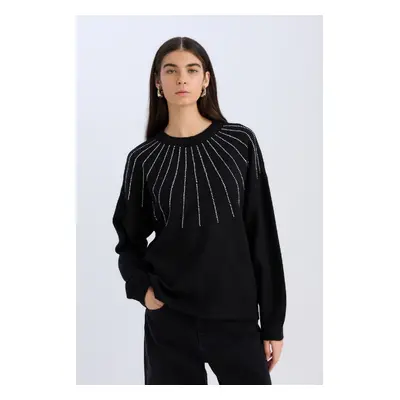 DEFACTO Oversize Wide Fit Crew Neck Soft Textured Rhinestone Knitwear Sweater