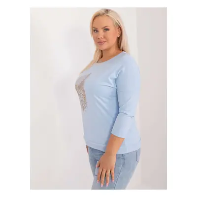 Světle modrá halenka plus size s potiskem