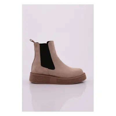 DGN Women's Thick Sole Boots with Stretch Detail.