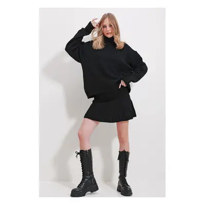 Trend Alaçatı Stili Women's Black Turtleneck Sweater And Pleated Skirt Set