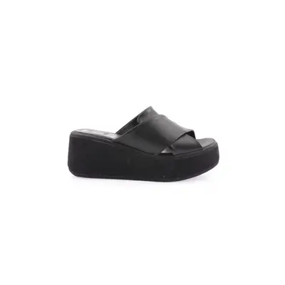 DGN Women's Cross-Strap Thick Sole Slippers.