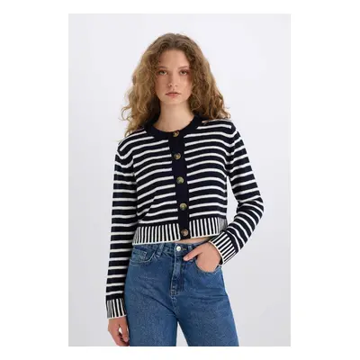 DEFACTO Coool Regular Fit Striped Crew Neck Buttoned Knitwear Cardigan