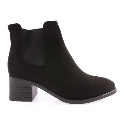 DGN Women's Flat Toe Ankle Boots with Elasticity on the Sides and Heels.