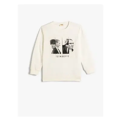 Koton Atatürk Printed Sweatshirt Long Sleeve Crew Neck