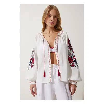 Happiness İstanbul Women's White Embroidered Buttoned Linen Blouse