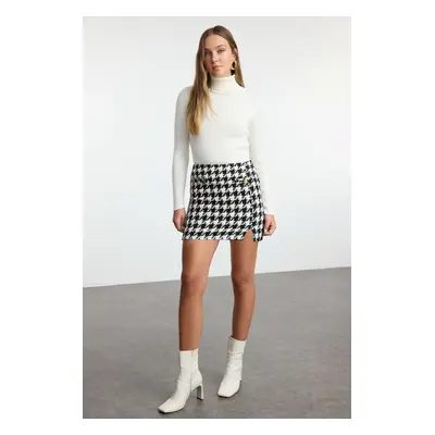 Trendyol Black Front Pocket and Slit Detailed Houndstooth Patterned Mini Length Woven Skirt