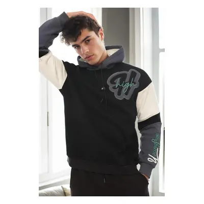 71185 Dewberry Embroidered Oversize Mens Sweatshirt-BLACK