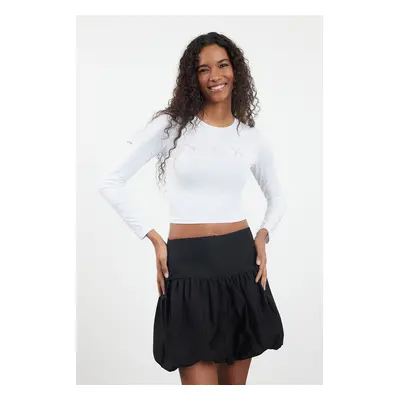 Trendyol White Bow Detailed Crop/Short Slim/Fitting Knitted Blouse