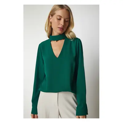 Happiness İstanbul Women's Emerald Green Window Detailed Decollete Crepe Blouse