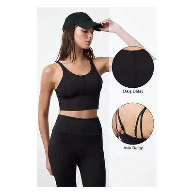 Trendyol Black Matte Fabric Support/Shaping Knitted Sports Bra