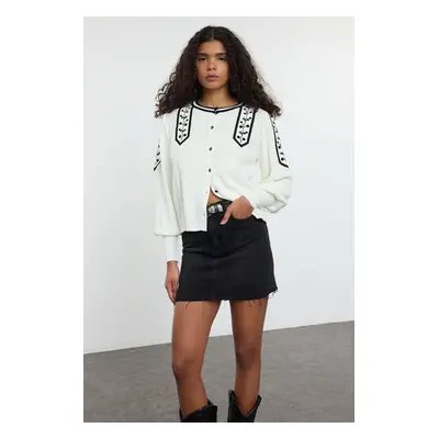 Trendyol Ecru Embroidered Knitted Cardigan