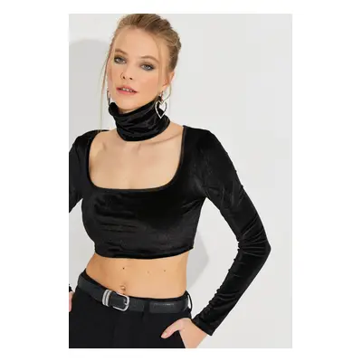 Cool & Sexy Women's Black Square Neck Neck Velvet Crop Blouse B2867