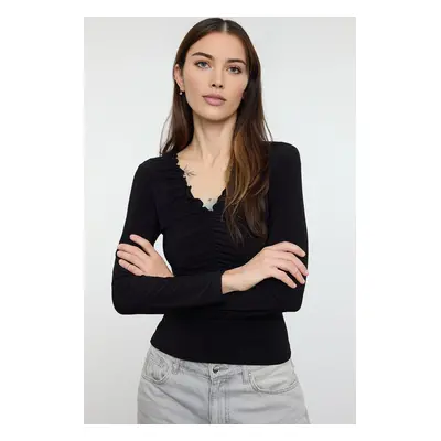 Trendyol Black Drawstring/Drape Detail V-Neck Body-Fitting Stretchy Knitted Blouse