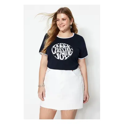 Trendyol Curve Navy Blue Slogan Printed Crop Size 100% Cotton Knitted Plus Size T-shirt