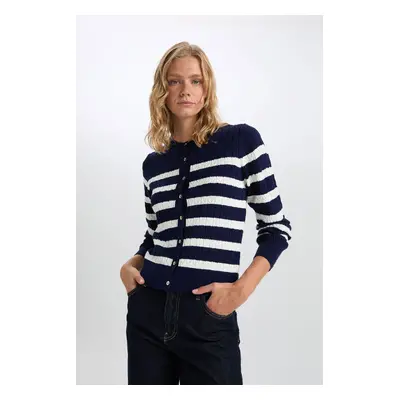 DEFACTO Regular Fit Striped Crew Neck Buttoned Knitwear Cardigan