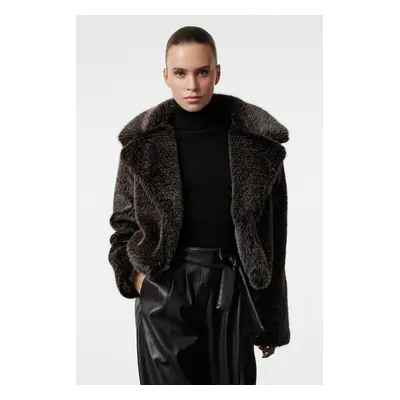 Trendyol Dark Brown Regular Fit Short Fur Coat