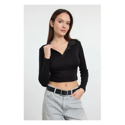 Trendyol Black Plain Polo Collar Crop Knitted Blouse