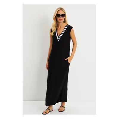 Cool & Sexy Women's Black V-Neck Blocked Maxi Dress