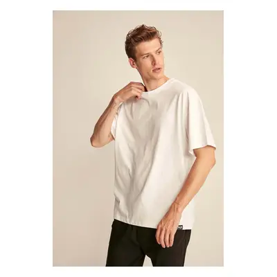 GRIMELANGE Jett Men's Oversize Fit 100% Organic Cotton Thick Textured Crew Neck White T-shirt