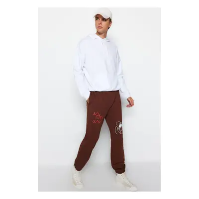 Trendyol Brown Oversize/Wide Cut Letter Printed Jogger Sweatpants with Elastic Legs